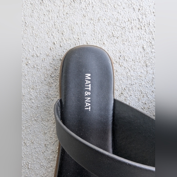 Matt & Nat Sandals, Size 40 - Picture 2 of 4